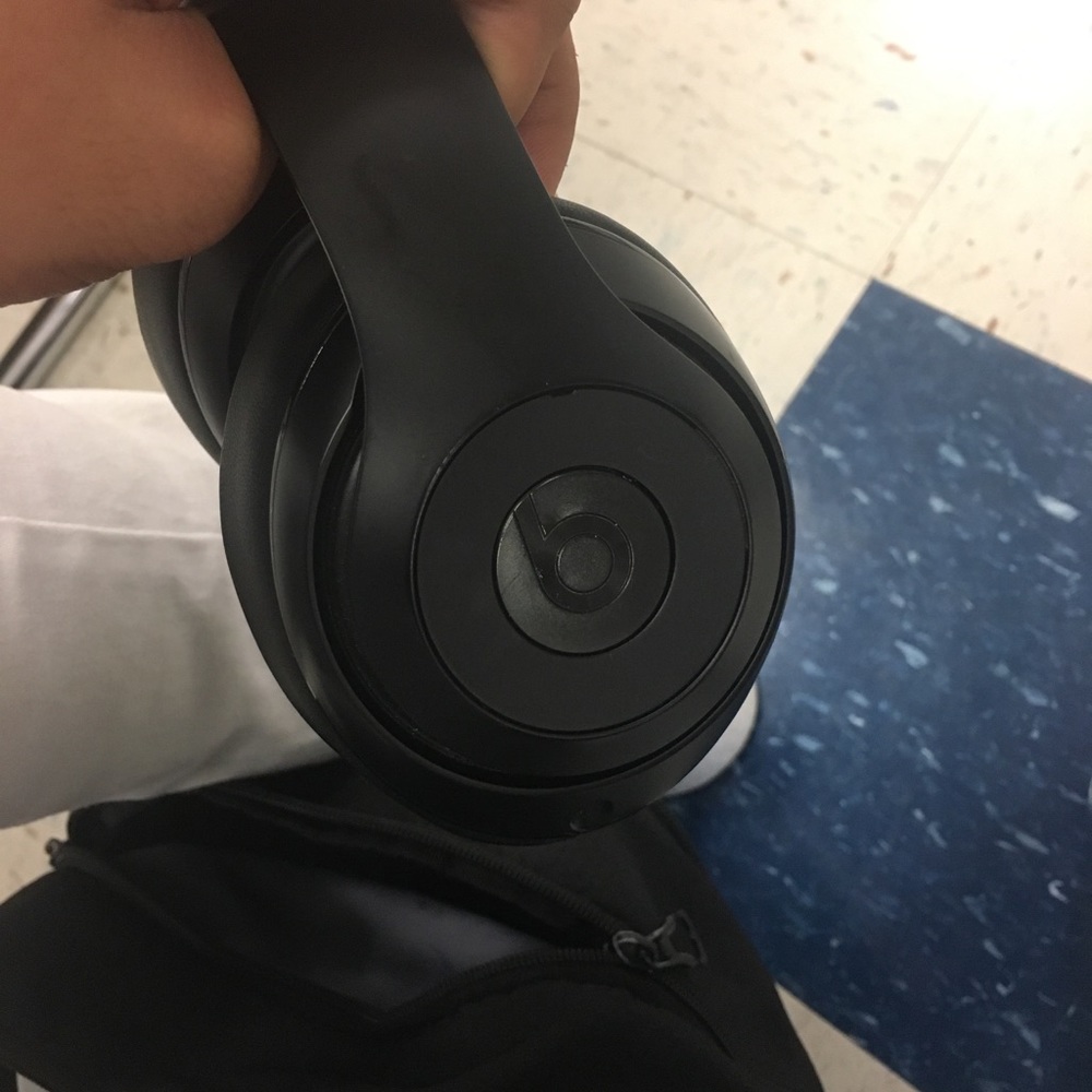 Beats studio 2s